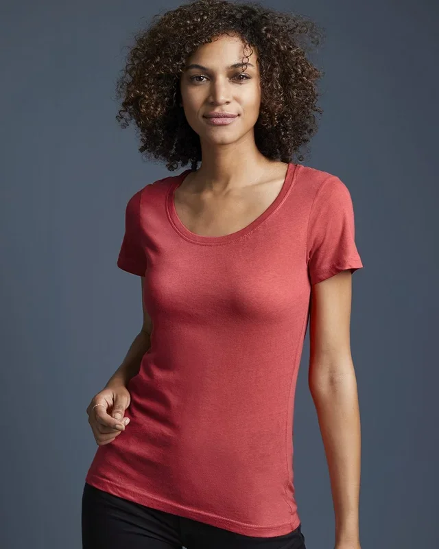 Anvil Women’s Featherweight Scoopneck T-Shirt