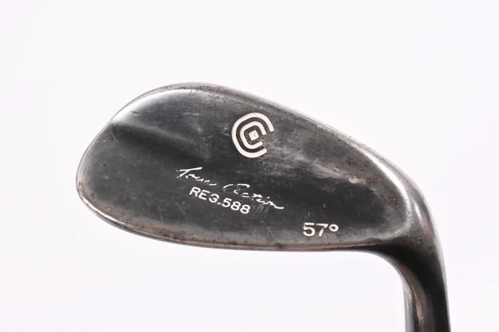 Cleveland 588 Tour Action Sand Wedge / 57 Degree / Wedge Flex Dynamic Gold Shaft