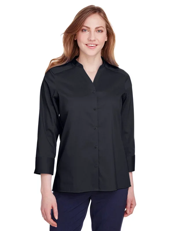 Devon & Jones Ladies’ Crown Collection™ Stretch Broadcloth 3/4 Sleeve Blouse