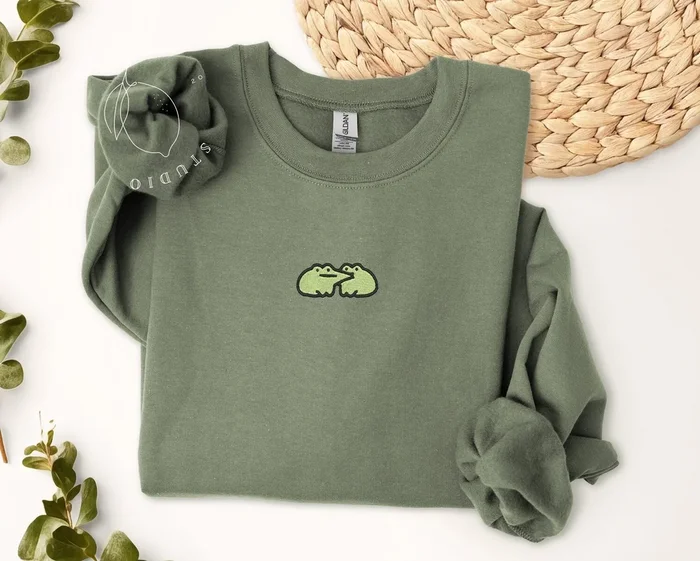 Embroidered Cute Frog Sweatshirt, Embroidered Frog Kisses Sweatshirt, Funny Sweatshirt, Frog Sweatshirt, Trendy Crewneck or Hoodie – Fanshubus.com