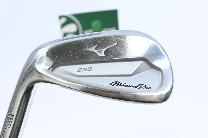 Left Hand Mizuno Pro 223 Pitching Wedge / 46 Degree / X-Flex Dynamic Gold X