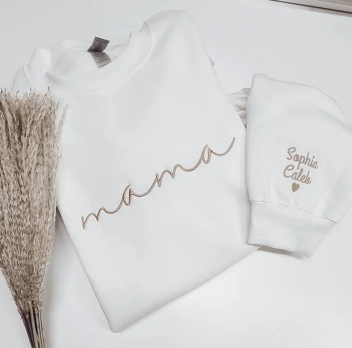 Mama Sweatshirt names Embroidered on Sleeve, Mother’s Day Gift, Gift for Mom, Personalized Gift for Mom, Custom Embroidered Sweatshirt, W124 – Fanshubus.com