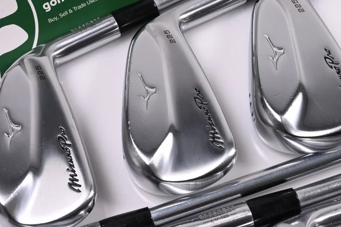 Mizuno Pro 225 Irons / 4-PW / Stiff Flex Project X IO 110 Shaft