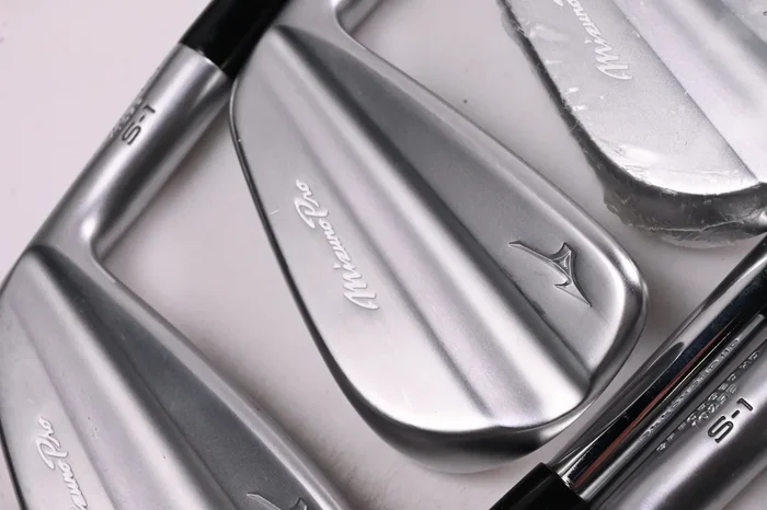 Mizuno Pro S-1 Irons / 4-PW / Stiff Flex Dynamic Gold S300 Shafts