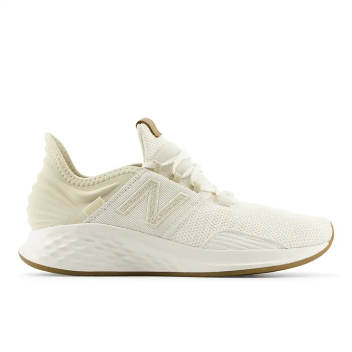 New Balance Women’s Fresh Foam Roav Running Shoe – WROAVSB1