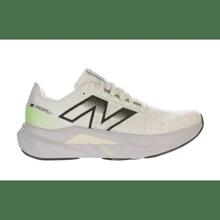 New Balance Women’s FuelCell Propelv5 Running Shoe – WFCPRCG5 (Wide)