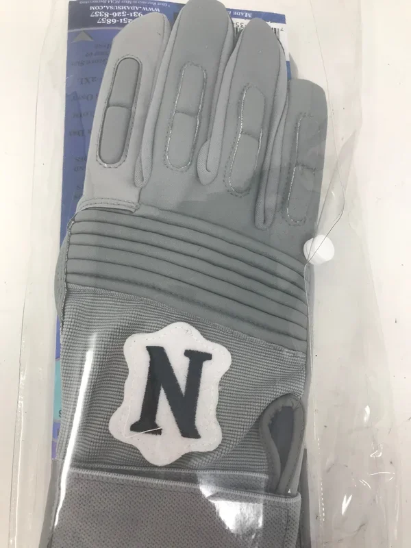 New Neumann Medium Football Receiver/ Linemen Gloves Gripper II Gray