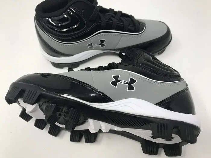 New Under Armour Heater IV 5/8 St Gry/Blk Baseball Cleats Size 7