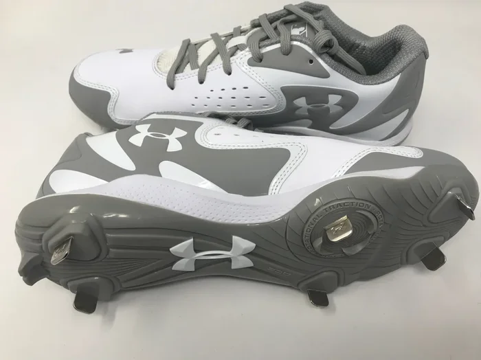 New Under Armour Men’s 13 Yard Low ST Baseball White/Gray Baseball Metal Cleats