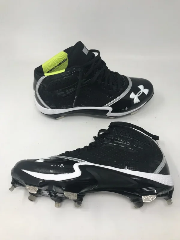 New Under Armour Men’s UA Heater Mid ST Baseball Cleats size 8 Black/White