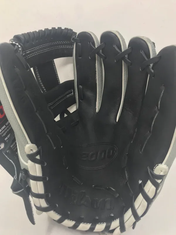 New Wilson A2000 1786Baseball Glove 11.5 Inch RHT Gray/Black