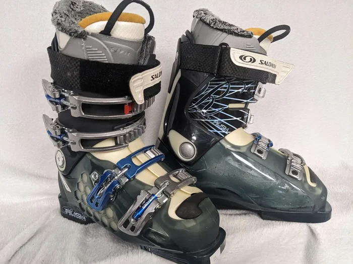 Salomon Rush Women’s Ski Boots Size Mondo 23.5 Color Green Condition Used
