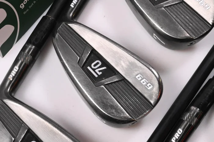 Sub 70 699 Pro V2 Irons / 5-PW+GW / Regular Flex Project X Shafts
