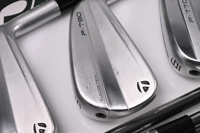Taylormade P.790/P.770 Irons / 4-PW / X-Flex ACCRA TZi 105 Shafts