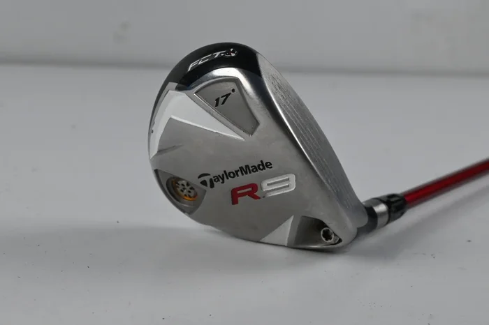 Taylormade R9 #4 Wood / 17 Degree / Regular Flex Fujikura Motore 65 Shaft