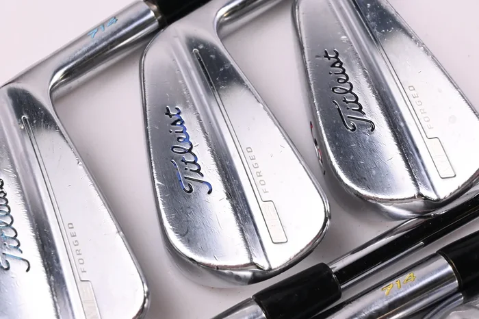 Titleist 714 MB Irons / 4-PW / Stiff Flex Dynamic Gold S300 Shafts