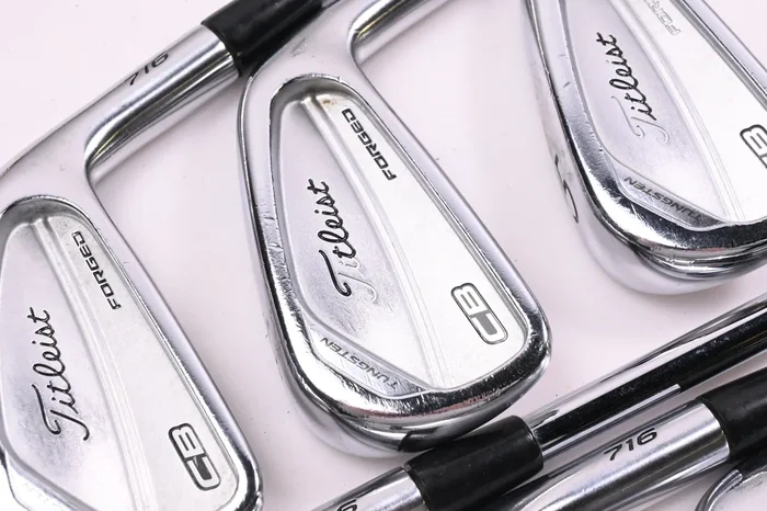 Titleist 716 CB/MB Irons / 3-9i / Stiff Flex Dynamic Gold AMT S300 Shafts