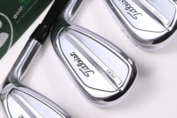 Titleist T200 2023 Irons / 6-PW / Regular Flex Tensei AV Red AM(2) Shafts