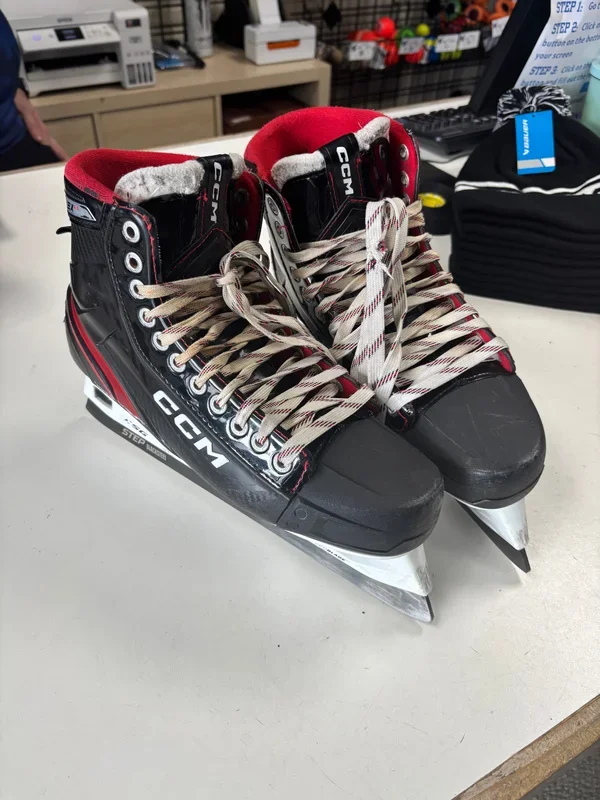 Used CCM Eflex 6.5 Sr. Size 11 Goalie Skates