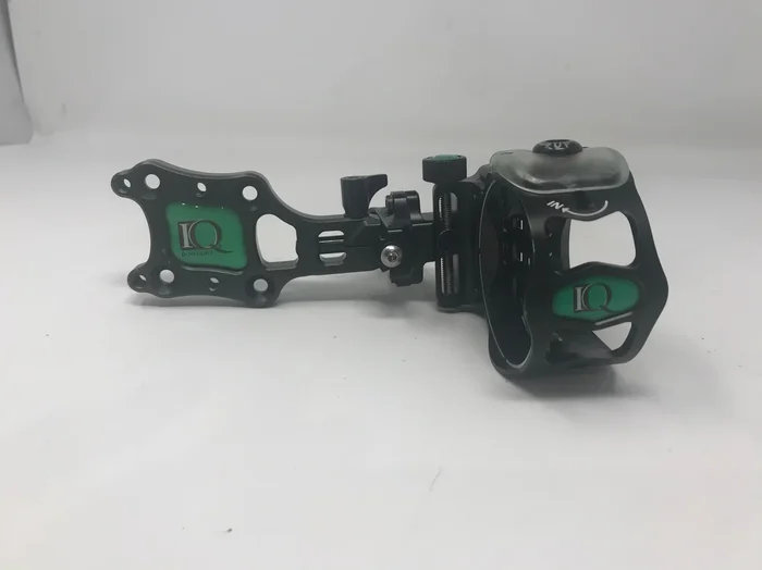 Used IQ Bowsights Pro 5 Pin Bow Archery Sight Retina Lock Technology Left Hand