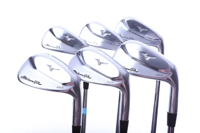 Used Mizuno Pro 225 Iron Set – Right-Handed – 5-PW – Regular Flex