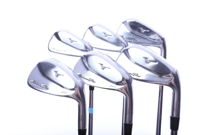 Used Mizuno Pro 225 Iron Set – Right-Handed – 5-PW – Stiff Flex