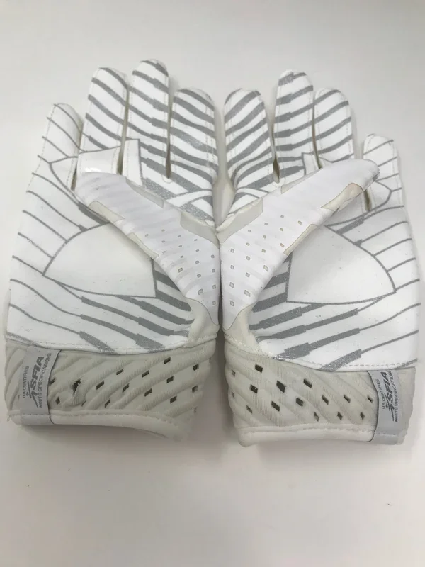 Used Under Armour Men’s Small Spotlight Football Gloves White/Black