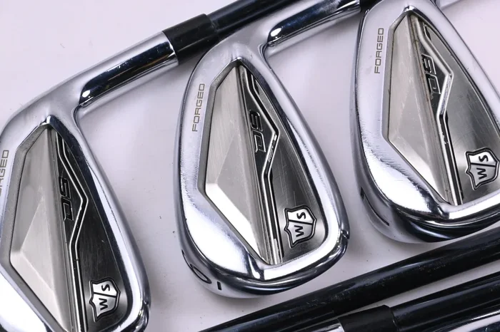 Wilson D9 Forged Irons / 5-PW+GW / Senior Flex UST Recoil DART 65 Shafts